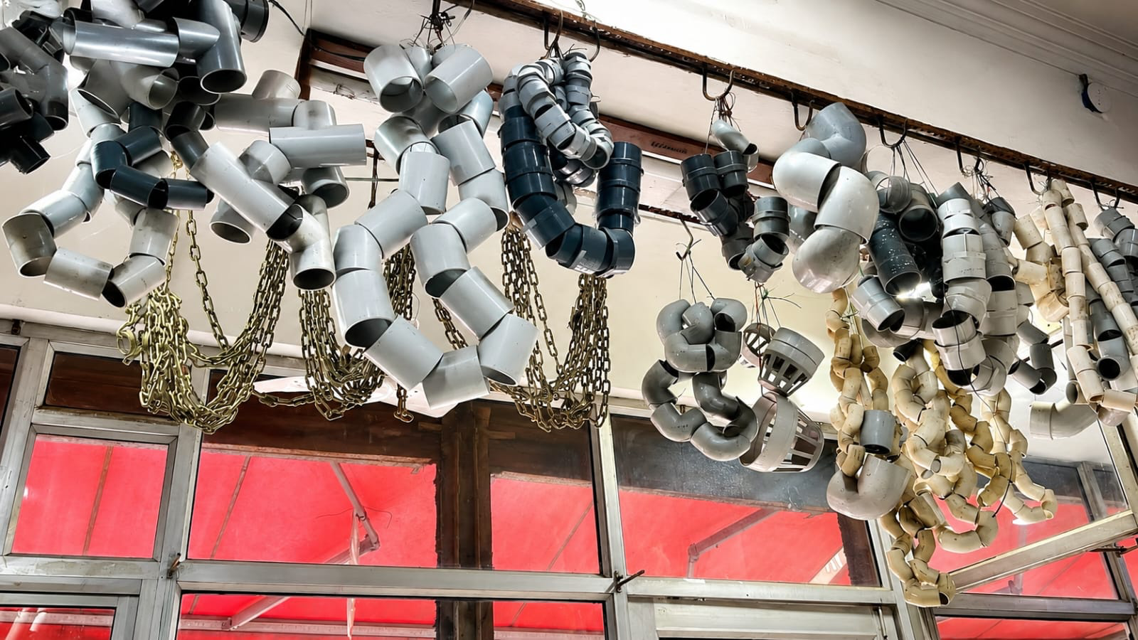 Plumbing fittings and chains